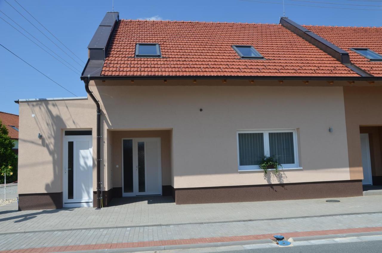 Apartmany Za Dvorem Velké Pavlovice Exterior foto