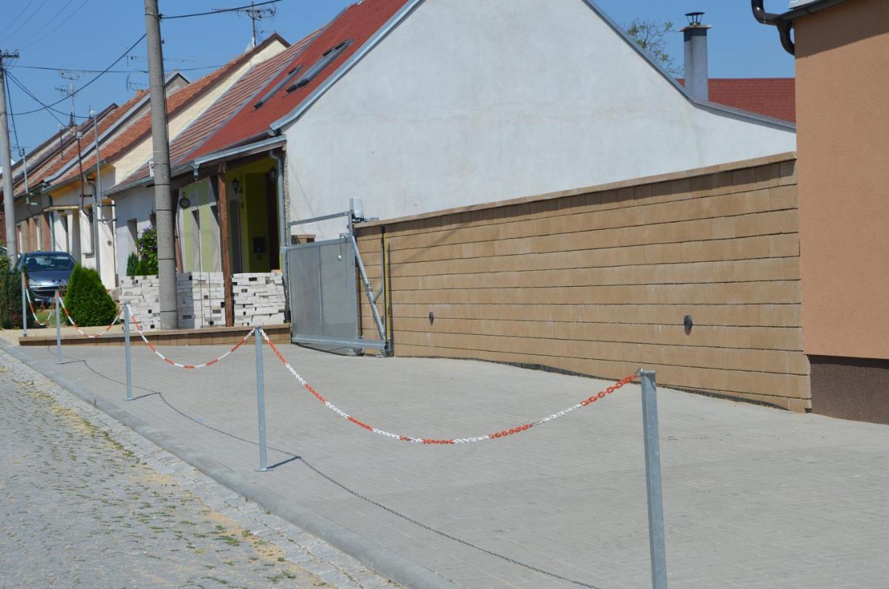 Apartmany Za Dvorem Velké Pavlovice Exterior foto